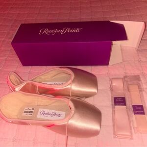 Russian Pointe Shoes with Ribbons and Elastic- Size seen in image